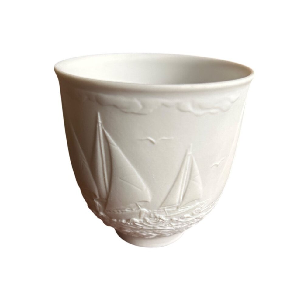 Lladro Collectors Society 1997 Sailing The Seas White Porcelain Candle Holder